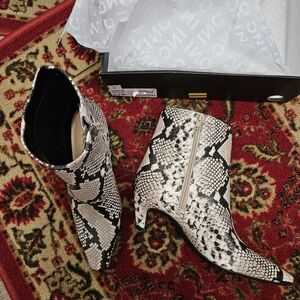 NWT ☆ INC/Macy's Ankle Boots, Size 6.5, Brand NEW!